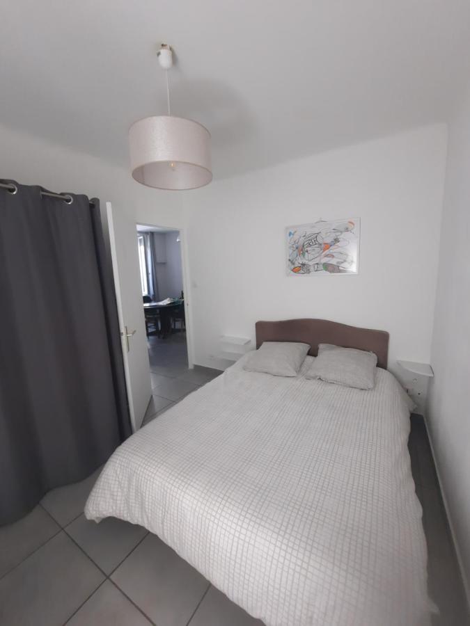 Agreable Appartement T2 Proche Centre Nimes Exterior photo